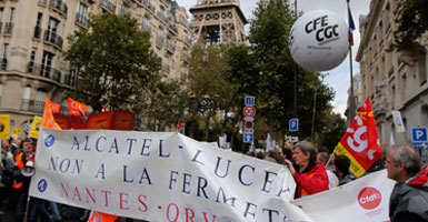 الآلاف يشاركون فى مسيرة مناهضة للإسلاموفوبيا فى باريس