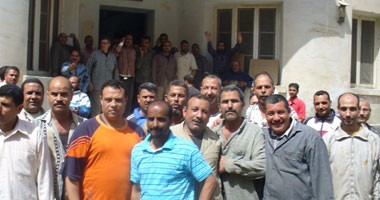 إضراب مفتوح لعمال شركة غزل كفر الدوار احتجاجا على تأخر المرتبات