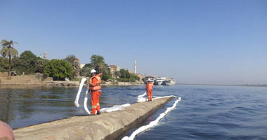 انفجار ماسورة زيت خام ببحيرة مريوط.. والصيادون يطالبون بالتعويض