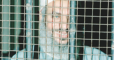المخابرات الأمريكية تطالب أسرة عمر عبد الرحمن بتقديم طلب لإكمال عقوبته بمصر