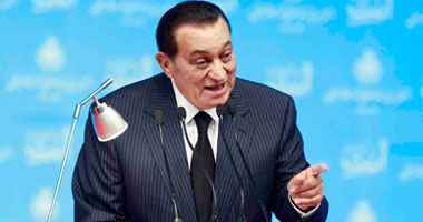 مبارك يرفع تعويضات المنازل المتهدمة بأسوان