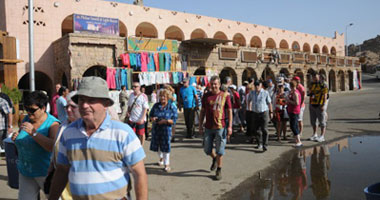 يحيى راشد يلتقى أول فوج سياحى لمسار رحلة العائلة المقدسة بالقاهرة