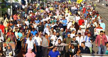 الإخوان يتجمعون أمام مسجد الريان بالمعادى استعدادا للتظاهر