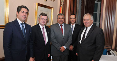 محافظ الإسكندرية يبحث تفعيل بروتوكول تعاون بين مصر واليونان 