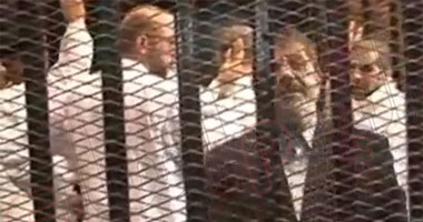 قطاع الأخبار: نقل محاكمة مرسى مباشرة على التليفزيون المصرى