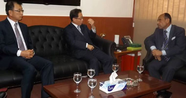 محافظ الفيوم يستقبل سفير كوريا الجنوبية لدعم العلاقات الصناعية