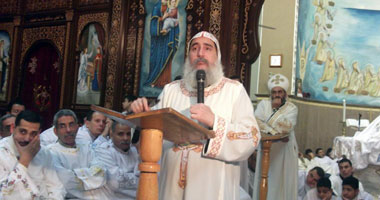   بالصور.. أسقف بنى سويف يطالب المسيحيين بالحكمة 