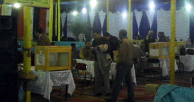 تقدم حزبى "الحرية" و"الإخوان" بالوادى الجديد بعد فرز 100 لجنة 