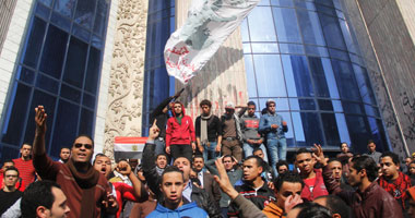 العشرات يتظاهرون أمام نقابة الصحفيين للإفراج عن المعتقلين