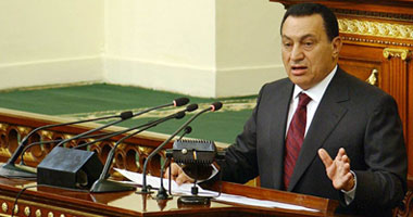 الرئيس مبارك يصدر قرارا جمهوريا بتعيين السيد محمود الشريف نقيبا للأشراف