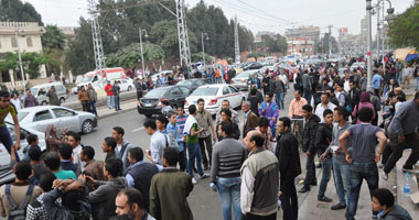 مجهولون يطلقون النيران على المدرسين المتظاهرين بنجع حمادى