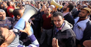 مسيرات ضد مرسى من مساجد محمود والسيدة ورابعة بجمعة الكارت الأحمر