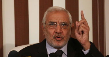 أبو الفتوح يقترح تشكيل لجنة لإدارة الأزمة الراهنة مع مرسى