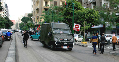 إصابة 4 جنود بعد انفجار عبوة ناسفة بمدرعة شرطة على طريق الشيخ زويد