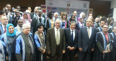 بالصور.. رئيس "المركزى للإحصاء" يفتتح مهرجان "الديموجرافى "  