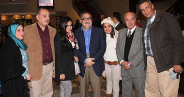 بالصور.. رجل الأعمال أحمد أبو هشيمة يشيد بالعرض المسرحى "مولانا".. ونجوم الإعلام والأدب يهنئون إبراهيم عيسى فى ثالث أيام العرض.. والكاتب الصحفى: الفرقة استطاعت التعبير بالرقص عن مفردات الرواية