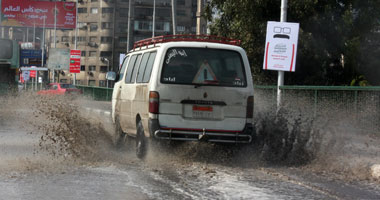 الأمطار تعرقل حركة المرور فى شوارع القاهرة والمحافظات