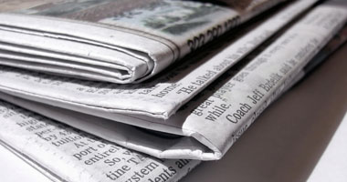 الجارديان: انخفاض مبيعات الصحف البريطانية بنحو نصف مليون نسخة يوميا