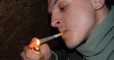 أكاديمية الصيادلة الفرنسية: تدخين الحشيش يسبب العقم للشباب