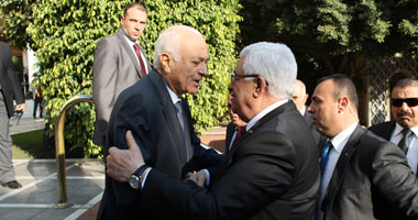 نبيل العربى وأبو مازن يجريان مشاورات لتوفير الحماية الدولية لشعب فلسطين