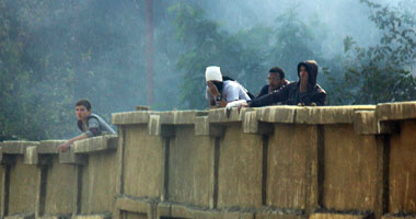 طلاب بالأزهر يتسلقون سور فرع "الطالبات" للتشابك مع موظفين 