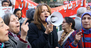 وقفة نسائية بـ"طلعت حرب" للتنديد بإرهاب جماعة الإخوان 