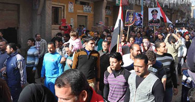 أهالى الطالبية ينظمون مسيرة مؤيدة للجيش والشرطة عقب هروب عناصر الإخوان