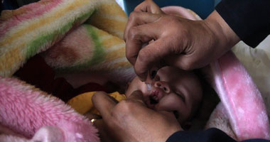 تظعيم 65% من الأطفال فى اليوم الأول لحملة التطعيم ضد شلل الأطفال بالفيوم
