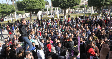 تظاهر طلاب الإخوان بـ"أزهر الدراسة".. والشرطة تفرق مسيرة بفرع مدينة نصر