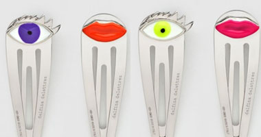 مشابك شعر فضية بطابع سريالى من تصميم "دلفينا ديليتريز"