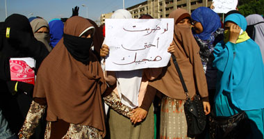 انصراف طالبات الإخوان من محيط الدراسات الإسلامية بعد تحذيرات الأمن 