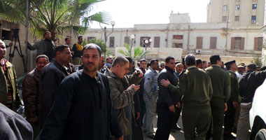 حصاد المحافظات.. وفاة سيدة بـ"أنفلونزا الطيور" بالغربية.. الأمن يحبط محاولة هروب سجناء "أول المحلة" للمرة الثانية.. إحالة قضية انتحارى الإسماعيلية للنيابة العسكرية.. ووقفة احتجاجية لأهالى كفر الشيخ