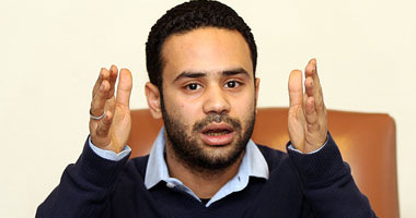 عمرو عبد الحق متهكمًا: أطلب واسطة محمود بدر لإنشاء مصنع "نوجا وعسلية"