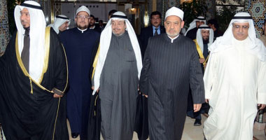خلال استقبال أمير الكويت له.. شيخ الأزهر يؤكد: المشيخة تقع جغرافيا بالقاهرة ولكنها ملك جميع العرب والمسلمين.. الشيخ صباح: مكانة مصر فى قلوبنا كبيرة.. ووزير الأوقاف: الأنظمة السابقة سعت لتحجيم الأزهر