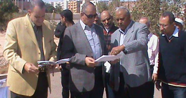محافظ البحر الأحمر يتفقد الصالة المغطاة بالغردقة