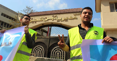 "مستقبل وطن" ينظم وقفة تضامنية مع الشرطة ونبذ الإرهام أمام مديريتى أمن القاهرة و الجيزة