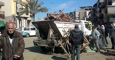 محافظ دمياط يقود حملة لإزالة الإشغالات فى ميدان باب الحرس