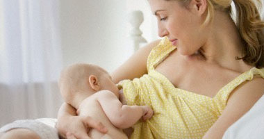 القومى للبحوث: الرضاعة الطبيعية تحمى أمعاء الطفل من الفيروسات