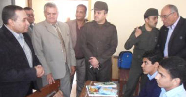 محافظ الإسماعيلية يفتتح مدرسة النيل التجريبية للغات ويزور عددا من المدارس