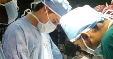 فريق جراحى يعيد تصحيح كسر بالعمود الفقرى لضابط شرطة ببورسعيد