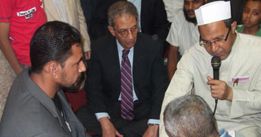 بالصور.. عمرو موسى يشهد على عقد قران شاب بالأقصر