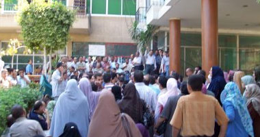 إحالة طالبين للتأديب بـ"دراسات" كفر الشيخ لتوزيعهما منشورات مخالفة للوائح