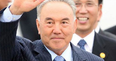 رئيس كازاخستان ينفى طلبه"عمولات" من ساركوزى على هامش صفقة مروحيات 