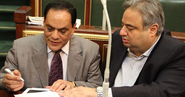 بالصور.. "لكح" يجمع توقيعات نواب بالشورى لإعادة مداولة مادة الشعارات الدينية