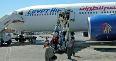 مصادر: إقلاع طائرة مصر للطيران من باريس بعد تأجيلها أمس بسبب عطل فنى