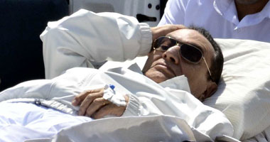 "أسف يا ريس" تطالب المصريين بالدعاء لـ"مبارك" بالشفاء العاجل
