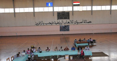 محافظة أسوان تسلم 200 بيت ريفى لمتضررى سيول 2010