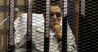 قاض بـ"الاستئناف": مبارك غير ملزم بحضور جلسة نطق الحكم فى قضية القرن