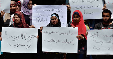 بالصور.. بدء تظاهر طلاب كلية الإعلام ضد صلاح عبد المقصود
