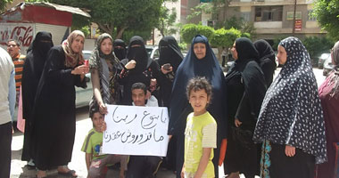 تظاهر أصحاب وحدات الأوقاف السكنية بكفر الشيخ للمطالبة بخفض الإيجار 